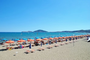 Beach - Edy sea View Holiday Apartment (Formia)