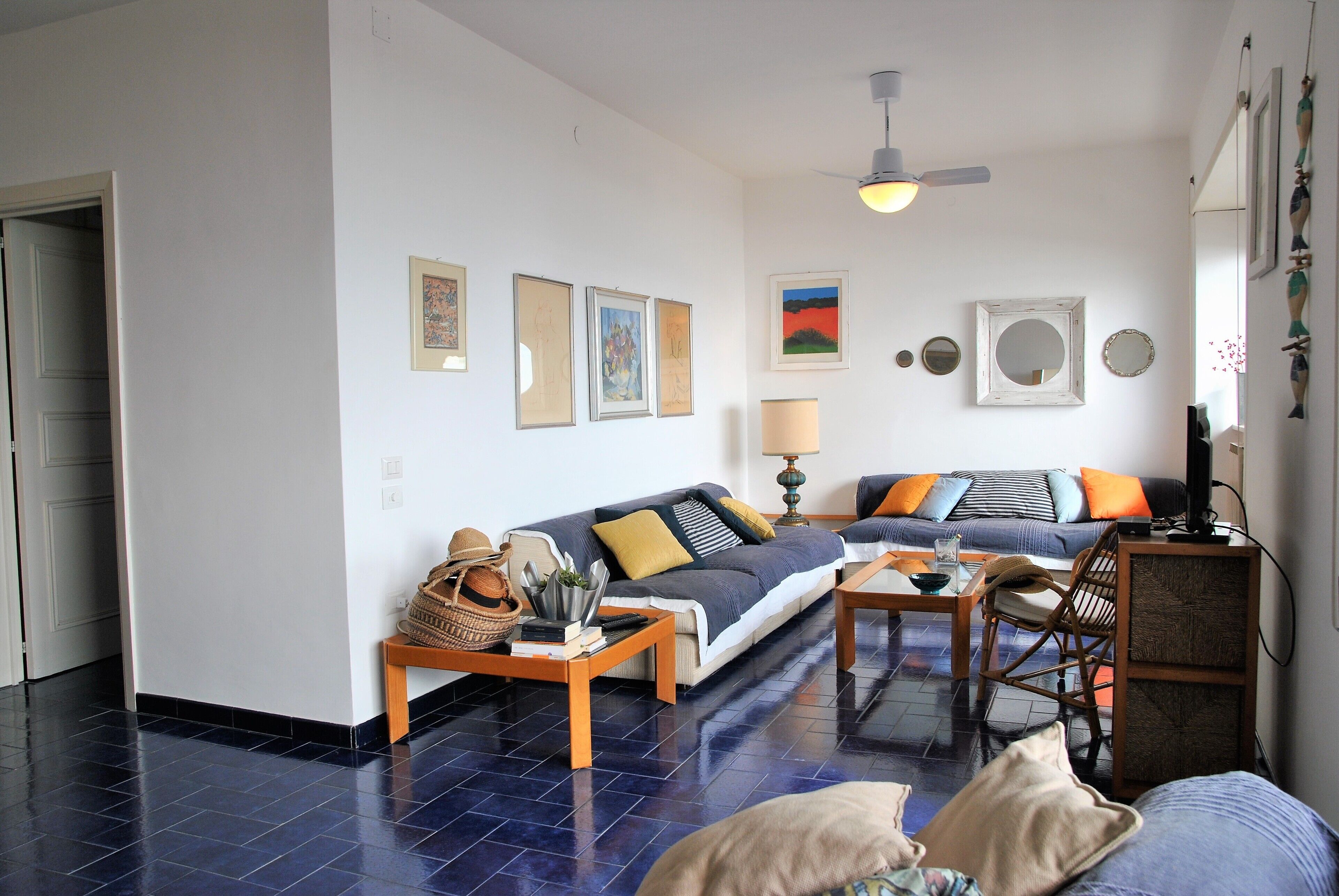 House, 2 Bedrooms, Smoking, Balcony | Living area