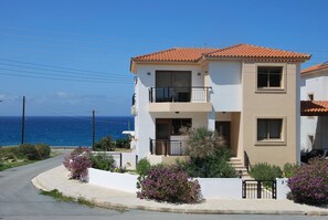 Villa, 5 Bedrooms, Smoking, Pool View | Exterior