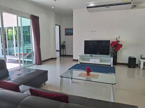 Villa, 4 Schlafzimmer, Raucher, eigener Pool | Wohnzimmer