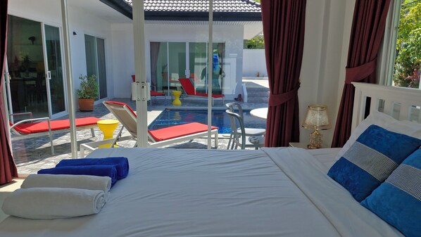 Villa, 4 Bedrooms, Smoking, Private Pool | Living room