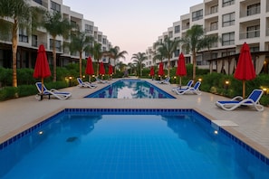 ชาเลท์, 2 ห้องนอน, พร้อมสิ่งอำนวยความสะดวกสำหรับผู้พิการ, สูบบุหรี่ได้ | สระว่ายน้ำ | สระว่ายน้ำกลางแจ้ง