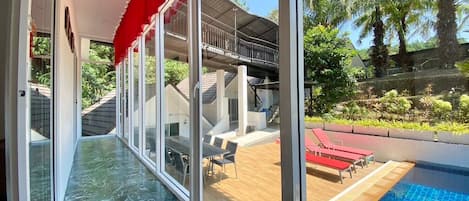 Villa, varias habitaciones, alberca privada, vista al jardĆn | Terraza