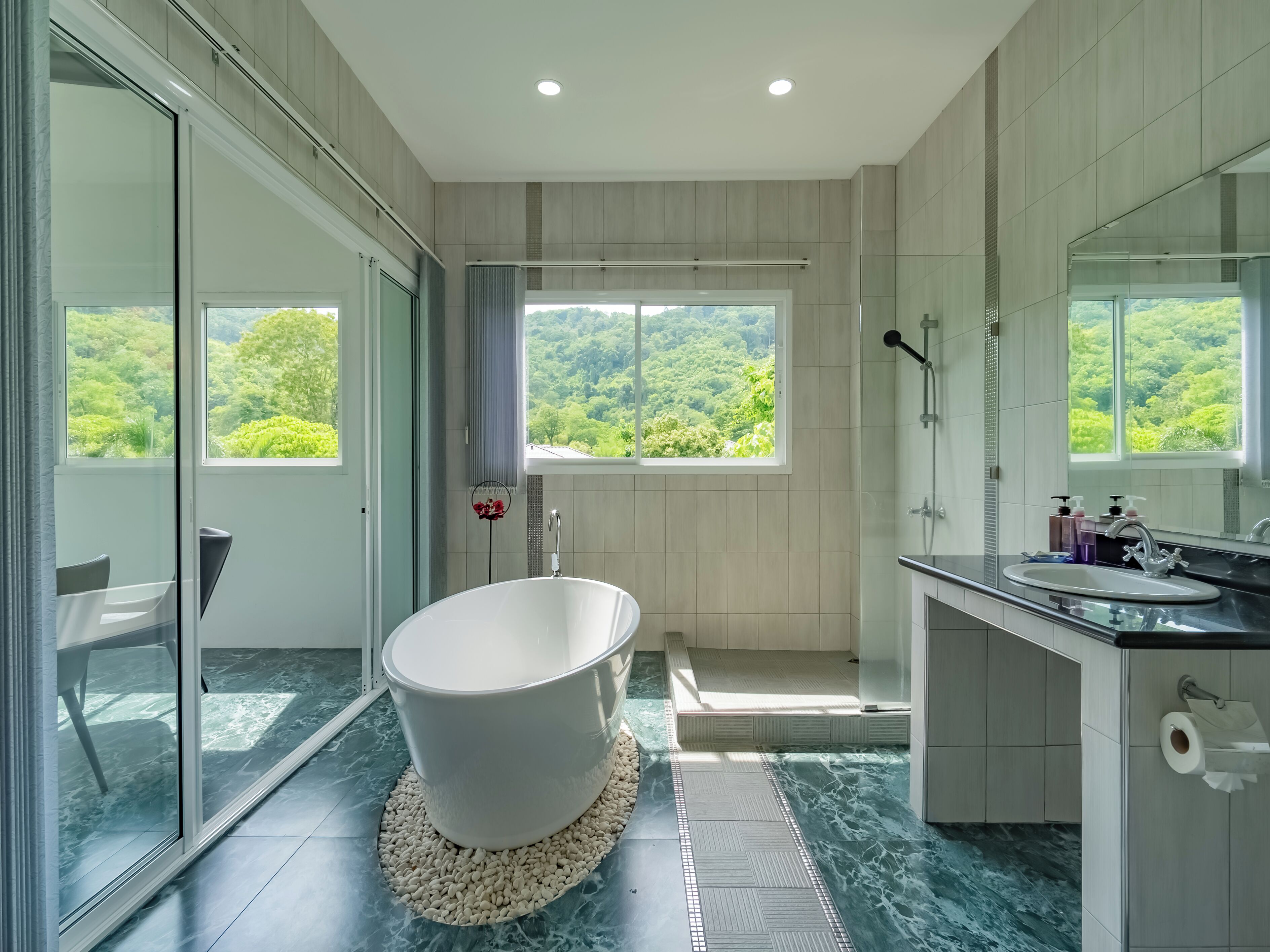 Photo - Luxurious 10-bedroom Villa With Private Pool in Chalong, Phuket
