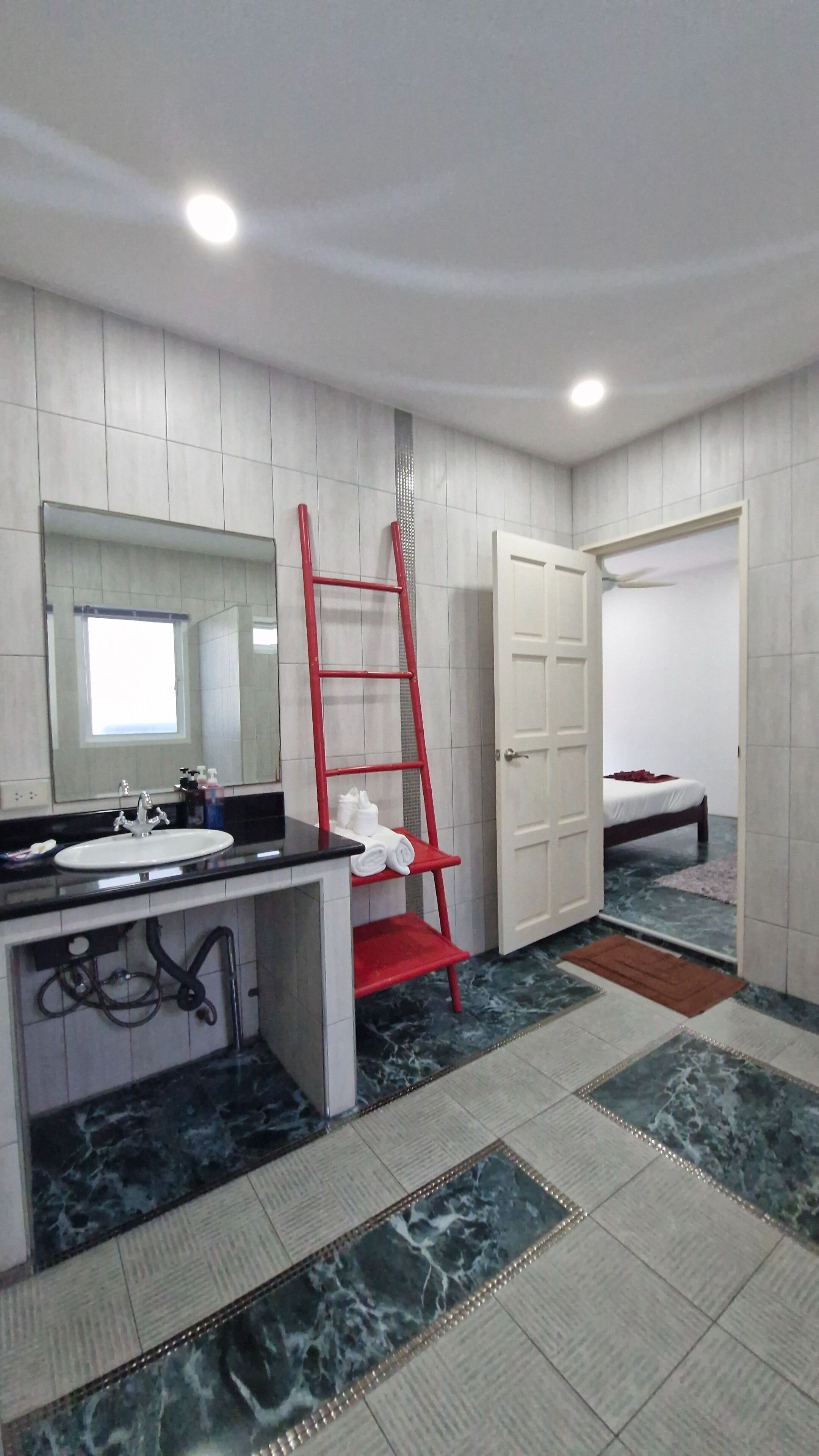 Photo - Luxurious 10-bedroom Villa With Private Pool in Chalong, Phuket