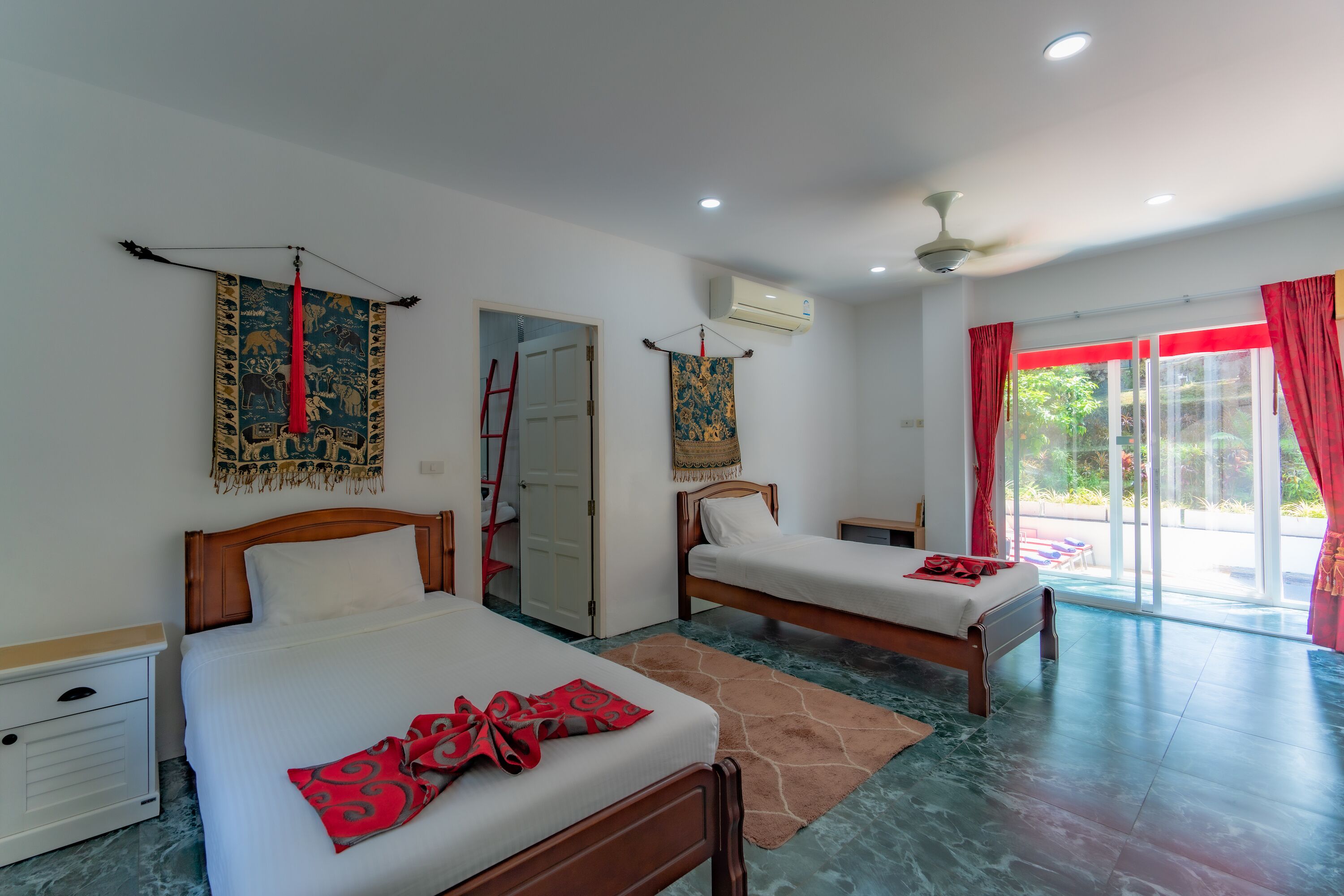 Photo - Luxurious 10-bedroom Villa With Private Pool in Chalong, Phuket