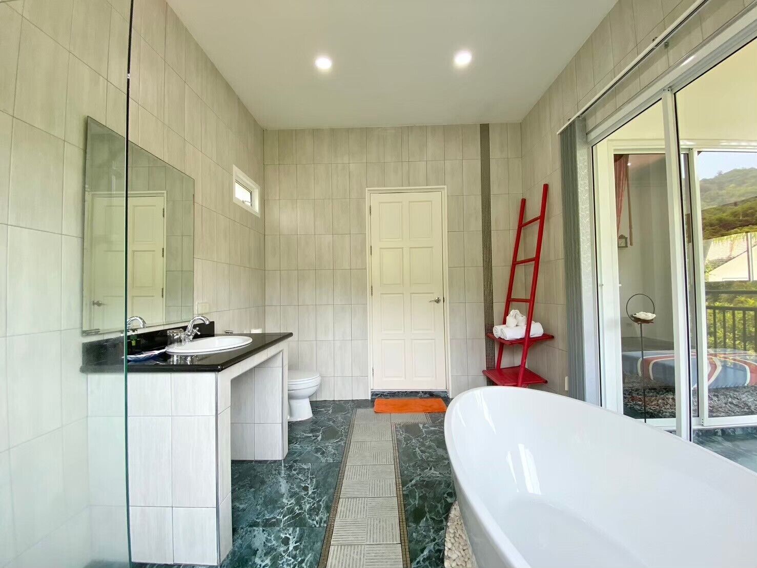 Photo - Luxurious 10-bedroom Villa With Private Pool in Chalong, Phuket