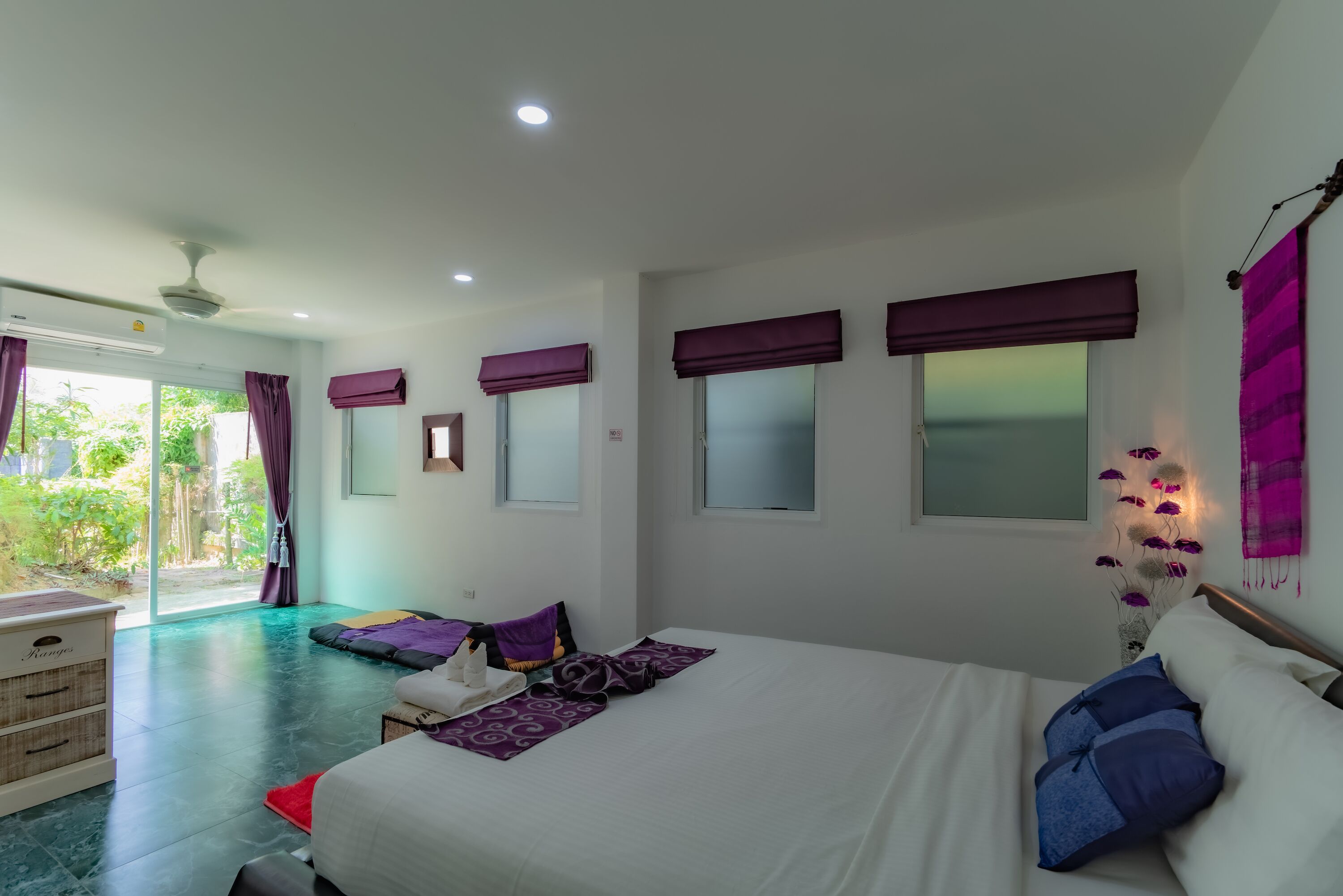 Photo - Luxurious 10-bedroom Villa With Private Pool in Chalong, Phuket