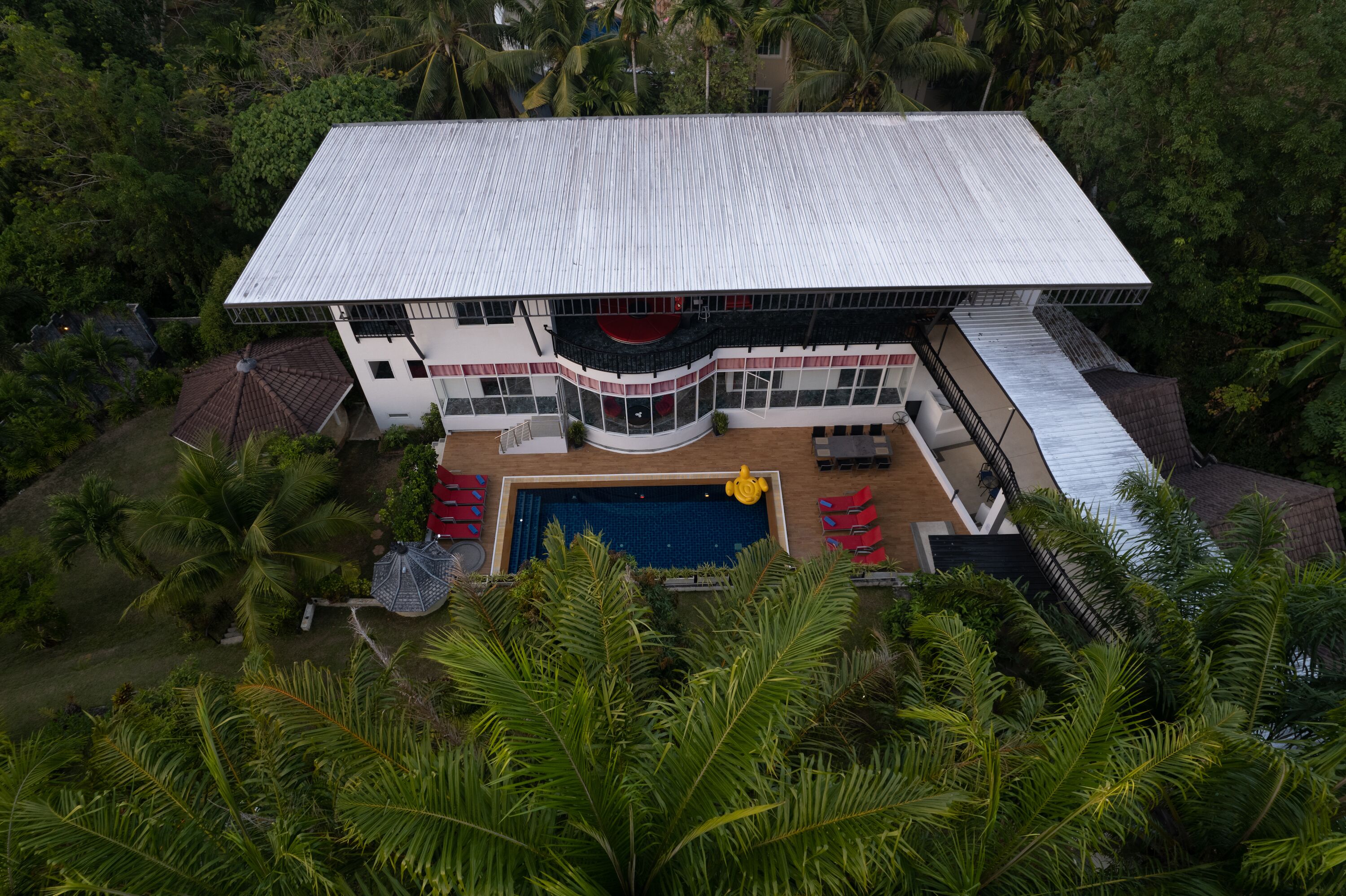 Foto - Luxurious 10-bedroom Villa With Private Pool in Chalong, Phuket