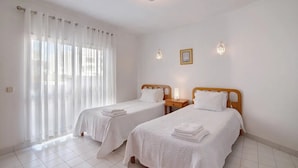 Room - 1 Bedroom Apartment Alfredo, Praceta Vitorino Nemésio, Albufeira (Albufeira)