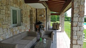 Apartment, 2 Bedrooms, Patio, Garden View | Terrace/patio