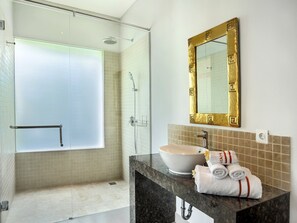Villa, 5 Schlafzimmer, Raucher, eigener Pool | Badezimmer