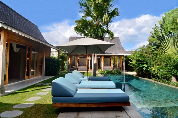 Villa, 3 Bedrooms, Terrace, Garden View | Front of property