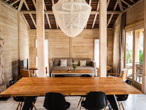 Villa, 3 Bedrooms, Terrace, Garden View | Dining room