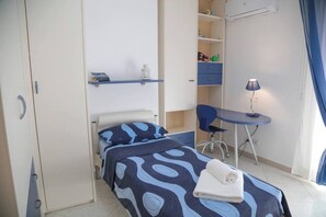 Apartment, 4 Bedrooms, Patio, City View