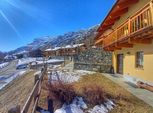 Apartment, 2 Bedrooms, Accessible, Mountain View | Property grounds - Punta Vittoria Sub 14 - Residence Anderbatt Gressoney - 3 Rooms - Cir 0010 (Gressoney-la-Trinite)