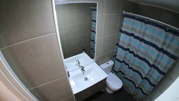 Apartment, 2 Bedrooms, Smoking, Balcony | Bathroom