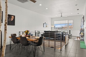 House, 4 Bedrooms, Balcony, Garden View | Dining