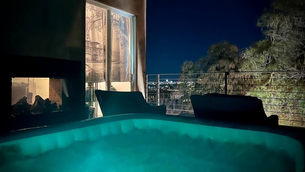 Unclassified image, 1 of 43, button - "tokyo Ryokan Home in Hidden Dessert Oasis" (Albuquerque)