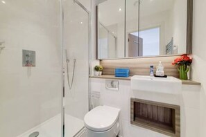 Apartment, 2 Bedrooms, Balcony | Bathroom shower - London 2 Bedroom In London (Harrow)