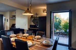 Apartment, 2 Bedrooms, Smoking, Private Pool | Dining - Apartment Blue Tree With Private Pool And Sea View (Preko)