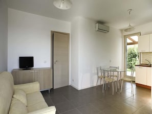 Apartment, 2 Bedrooms, Smoking, Patio | Dining room - Dolce Mare 1 - Ground Floor With Garden (Modica)