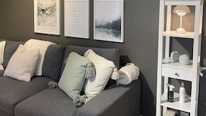 Room, 1 Bedroom | Living room - Room in Apartment - Apartment With one Bedrooms and Parking in the City of Stavanger (Stavanger)