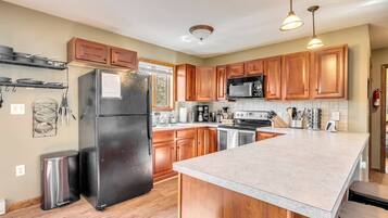 House, 4 Bedrooms, Fireplace | Interior