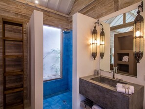 Room - Affordable 3 Bedrooms Private Pool Villa Near Seminyak (Kerobokan)