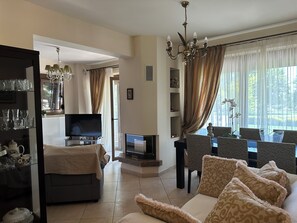 Villa, 6 Bedrooms, Balcony | Interior - Escape to Paradise - Experience Luxury and Serenity at Villa Elina in Sithonia! (Sithonia)