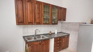 Room, 1 Bedroom, Balcony | Private kitchen - South Wing Apartment (Kastela)