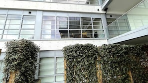 Apartment, 1 Bedroom, Garden View | Balcony - Modern & Stylish 1 Bedroom Flat (London)