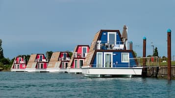 House, 3 Bedrooms, Balcony | Exterior