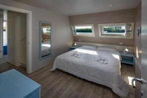 House, 3 Bedrooms, Balcony
