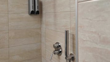Room, 1 Bedroom, Balcony, Ocean View | Bathroom