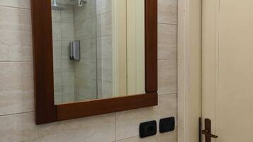 Room, 1 Bedroom, Balcony, Ocean View | Bathroom | Free toiletries, towels