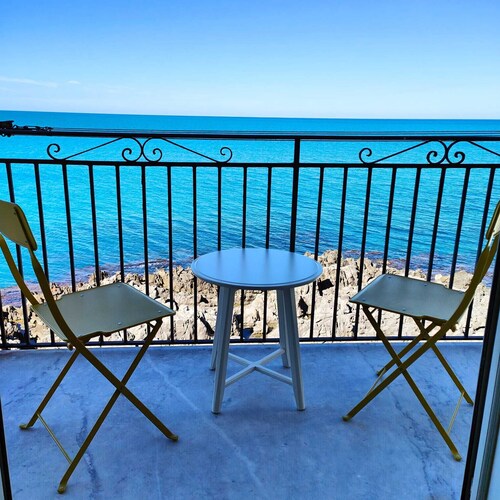 Room-central Room With Balcony And Amazi