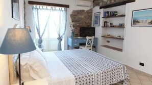 Room, 1 Bedroom, Balcony, Ocean View | 1 bedroom - Room-central Room With Balcony And Amazi (Cefalù)