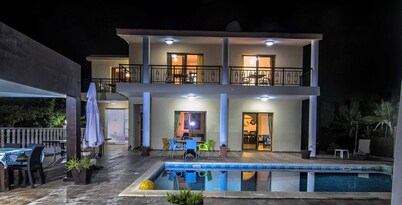 Impressive Villa Exclusive Sea Caves Walk to Taverns Sleeps 11 Ref 507