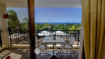 Villa, 5 Schlafzimmer, Raucher, eigener Pool | Unterkunftsgelände