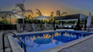 Villa, 5 chambres, fumeur, piscine privée | Piscine | Piscine extérieure