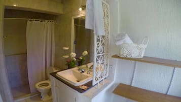 House, 5 Bedrooms, Accessible, Smoking | Bathroom | Towels