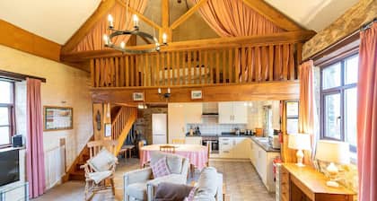 West Hollowcombe Farm Cottages - Full Si