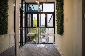 Apartment, 2 Schlafzimmer, Balkon | Eingangsbereich