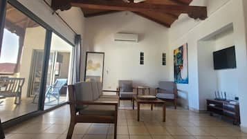 Condo, 2 habitaciones, para fumadores, balcón | Servicios de la habitación