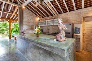 Villa, 4 Schlafzimmer, Balkon, Gartenblick | Innenbereich