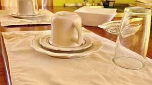 ห้องพัก, 1 ห้องนอน, ลานระเบียง, วิวภูเขา | ร้านอาหาร