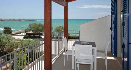 Dolce Mare 7 - Sea and Beach View - AC - Wifi - Garage - Balcony - 2nd Floor