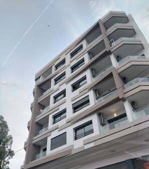 Apartment, 1 Bedroom, Terrace | Exterior - Le Vintage Dead Sea Avec Piscine Rooftop (Casablanca)