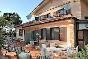 Villa, 5 chambres, piscine privée, vue sur le jardin | Entrée de l’hébergement 